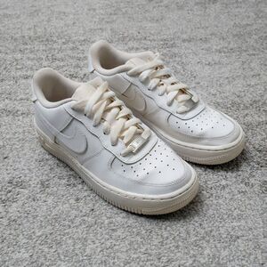Nike Air Force 1 LE Low Triple White Size 4 (GS) Missing insoles Classic Sneaker